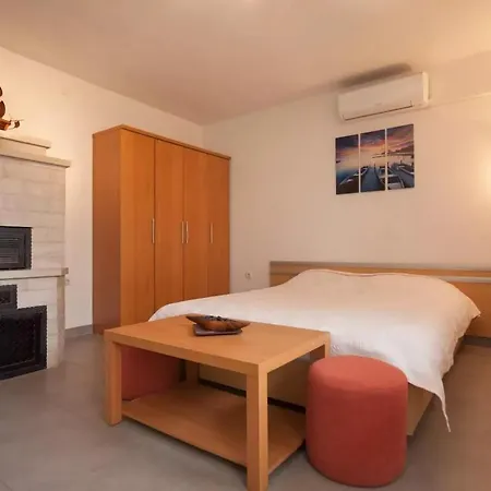 With A Parking Space Stinjan, - 15256 Apartment