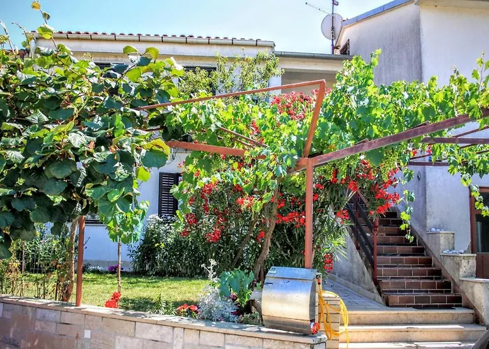 With A Parking Space Stinjan, - 15256 Appartement Pula