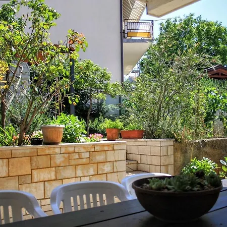 With A Parking Space Stinjan, - 15256 Apartmán *